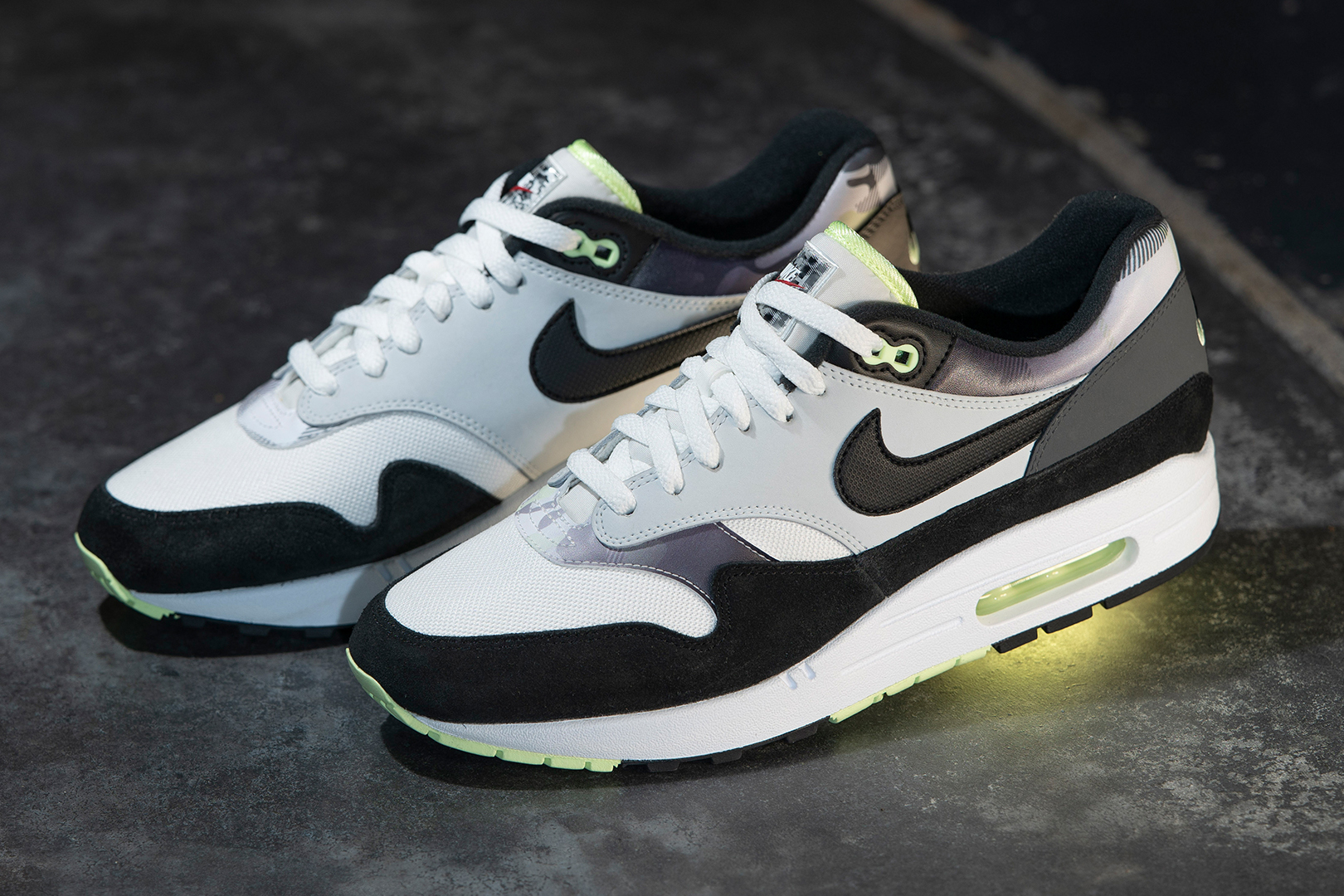 paradijs Einde Tweet Footaction on Twitter: "Clean. Shop the #Nike Air Max 1 'Remix' online now.  https://t.co/mXFNdtqS6r https://t.co/8OFUaItzer" / Twitter