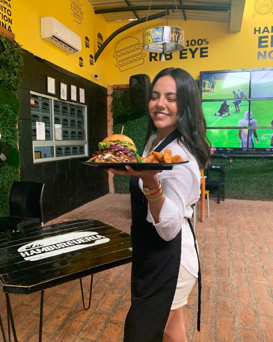 Vayan a probar la hamburguesa del mes de la hamburgueria!!! Con muchisimo amor ♥️ <a href="/heynosoychef/">heynosoychef</a>