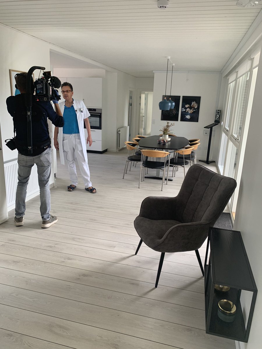 Stor utidssvarende villa er blevet moderniseret, så der nu er 7 enkeltværelser til de dygtige medarbejdere på <a href="/NSRsygehuse/">NSRsygehuse</a> Tak for flot arbejde og indretning til Staben og Teknisk Afdeling. Håber det bliver til gavn og glæde for fx <a href="/YngreLaeger/">Yngre Læger</a> <a href="/Sygeplejeraadet/">Dansk Sygeplejeråd</a> <a href="/FOA_dk/">FOA</a> <a href="/dbiodk/">Danske Bioanalytikere - dbio</a>