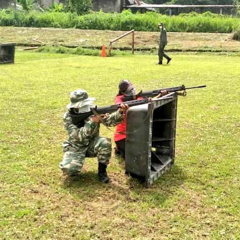 ManuelGBernalM's tweet photo. El Pueblo en Armas permanece enrraizado a los ideales de nuestro Libertador Simón Bolívar y el legado del Comandante Supremo Hugo Chávez, fieles centinelas de la Patria Grande. #ReconciliacionYPazNacional https://t.co/RYvA1aRyCZ
