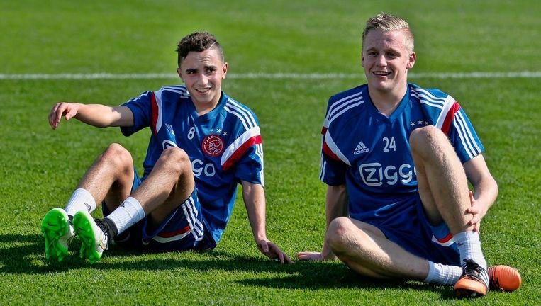 денис попов футболист ростов. оффер в футболе. футбольная кома. футбольная команда сборная россии. футзал фон.