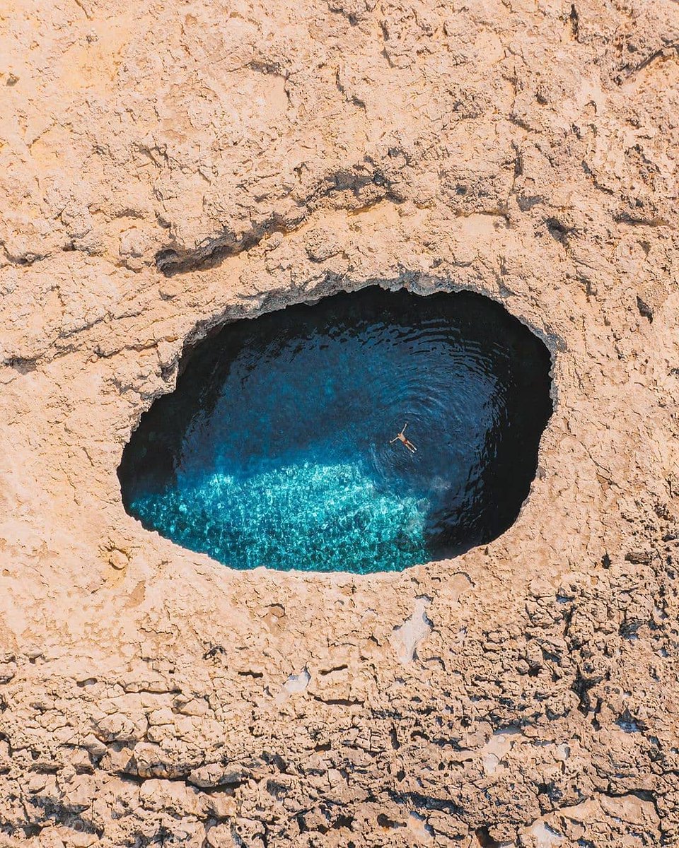 Would you dare dive 15 meters into Malta's Coral Lagoon? #wanderlustXL #travel #DragonaraCave #Mellieha #Malta #Meditteranean #LGBTfriendly #LGBTfriendlydestination #VisitMalta #MaltaTravel #TrulyMeditteranean #ExploreMalta #DiscoverMalta #MaltaTourism 🇲🇹

📸 andreacaruso