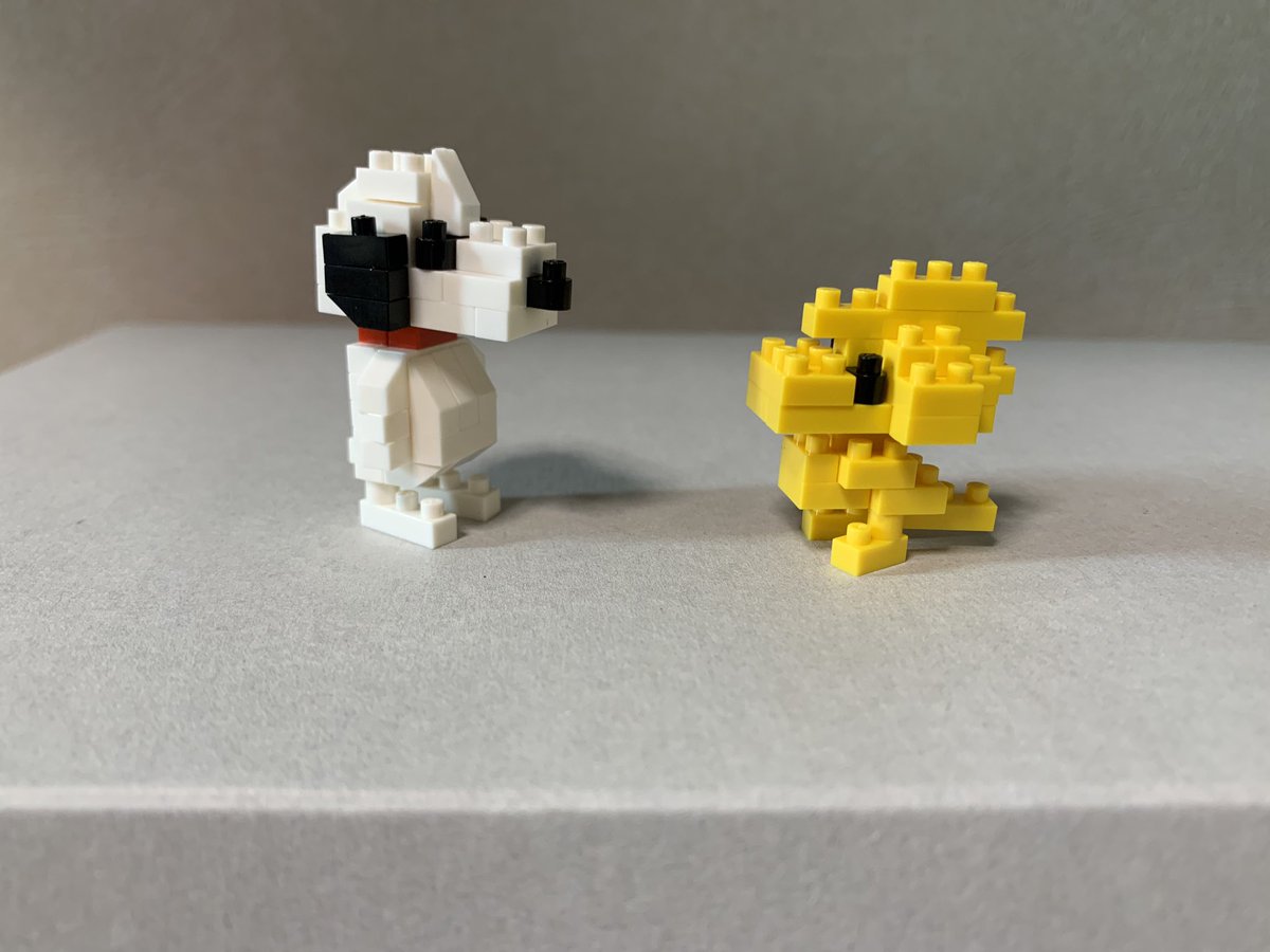 竹沢 ダダ兄 ナノブロックミニ ピーナツのスヌーピーとウッドストックとウッドストック4匹です 全部で8匹だけど黄色ブロックの都合で5匹しか作れなかった 悔しい 紫やリボン付けた子もいるのは知らなかった 更に白黒も有る様なので作ってみました