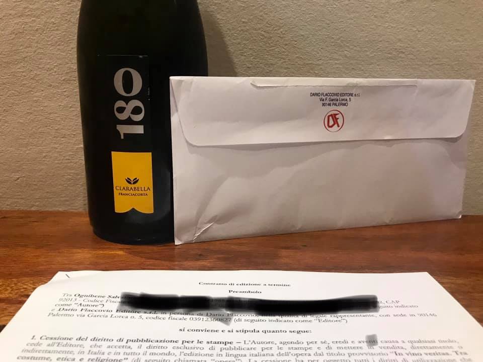 Il titolo c’è,
il contratto pure,
il #vino non manca.
Ci vediamo ad Aprile in libreria con <a href="/DarioFlaccovio/">Dario Flaccovio Editore</a> 📚