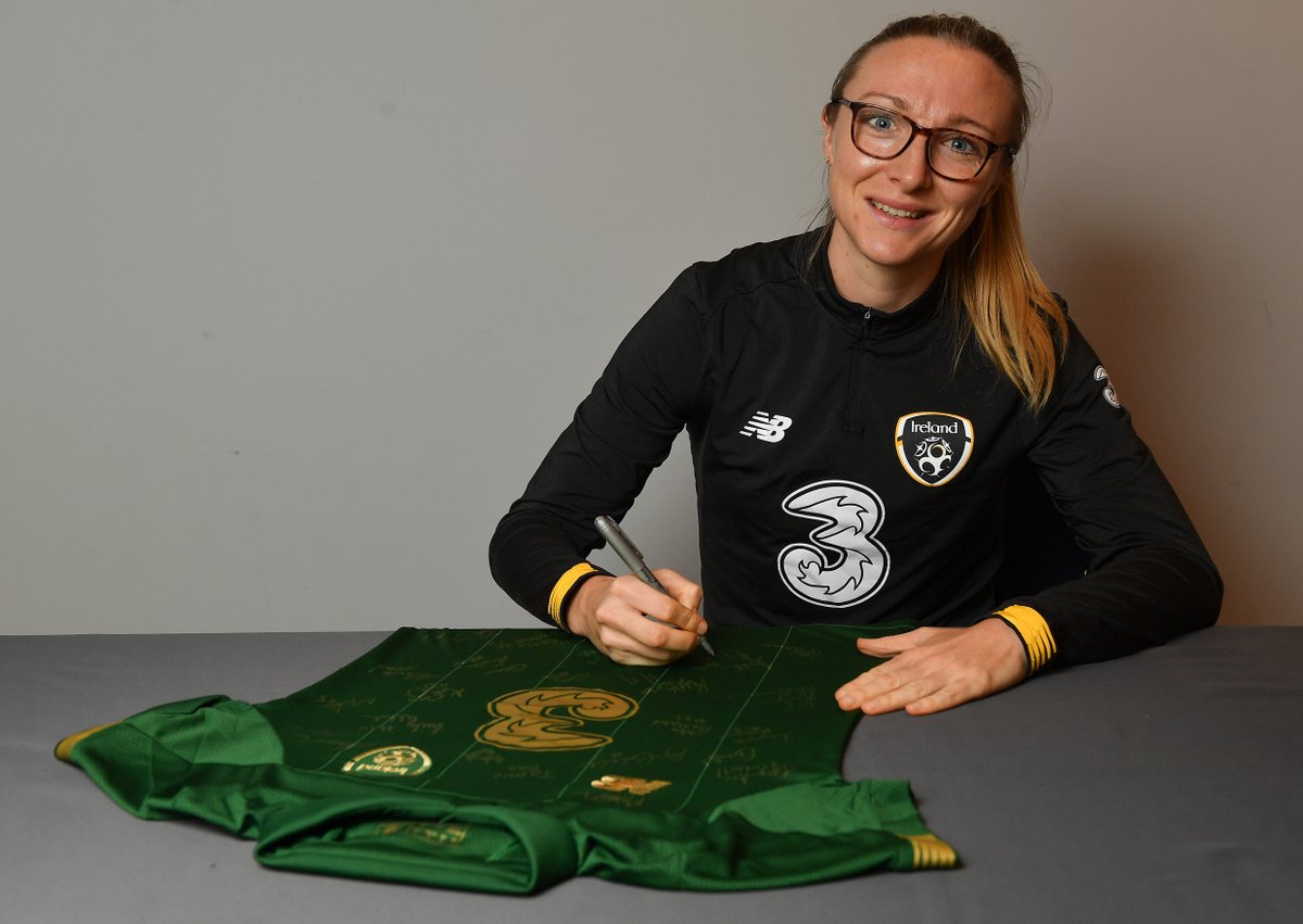 WIN signed #IRLWNT jersey 👌

Simply RETWEET and we will select a winner at random!

4️⃣ days to #GERIRL 🇩🇪🇮🇪