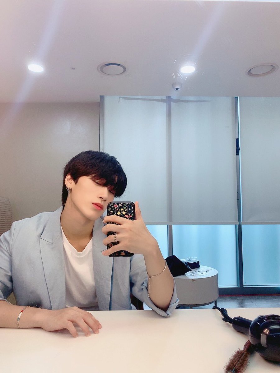 [#산] 파란 자켓 사니❤️ ASMR 해드릴까요 손님?😁 #ATEEZ #에이티즈