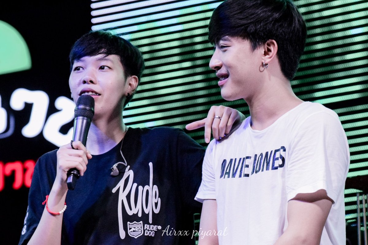 AixxPiyarat's tweet photo. ชอบความน่ารักของทั้งคู่แบบนี้
#นุ๊กปาย
#ป๊ายปายโอริโอ้ 
#นุ๊กธนดล https://t.co/ssOnrzYGsW