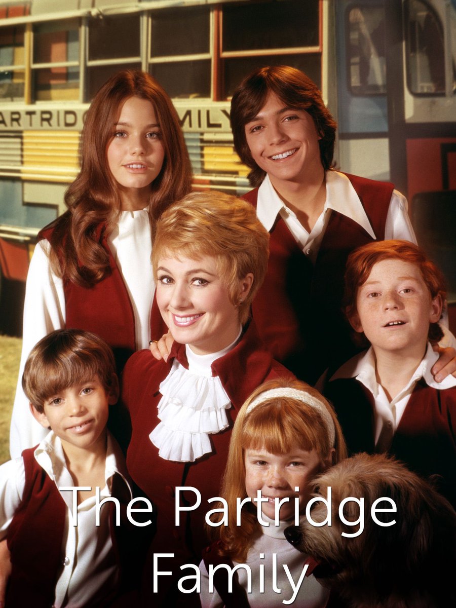 Jess22bsb's tweet photo. #TodaysPartridgeFamilyOfThePicOfTheDay 
These first two are from when the show first started in September 25 1970 to when it ended in March 23, 1974, 96 episodes altogether. in later years you didn't see Simone. ❤❤ #PartridgeFamily #DavidCassidy #comongethappy https://t.co/uItlojIsG3