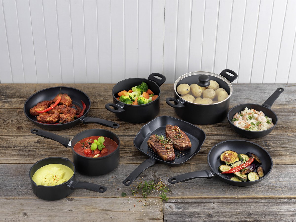 Our Easy Induction cookware range is the perfect everyday soultion #cookware #kuhnrikon