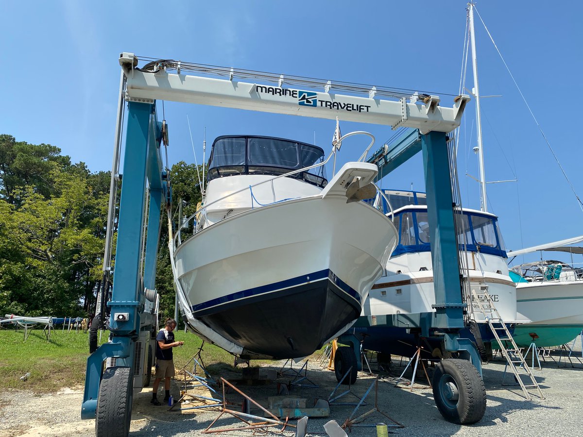 DBYard's tweet image. Before and after of the new bottom and PropSpeed on 39 ft. Mainship.