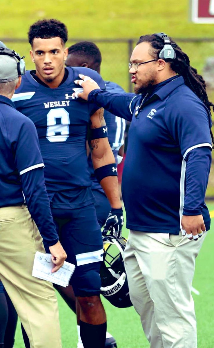 Showtime___8's tweet photo. Happy birthday to the CEO of sniper gang and one of the best coaches i ever had 💯 @LBcoachsmith preciate everything coach. Bless up today OG 🙏🏽 https://t.co/2qpRvyoWUj