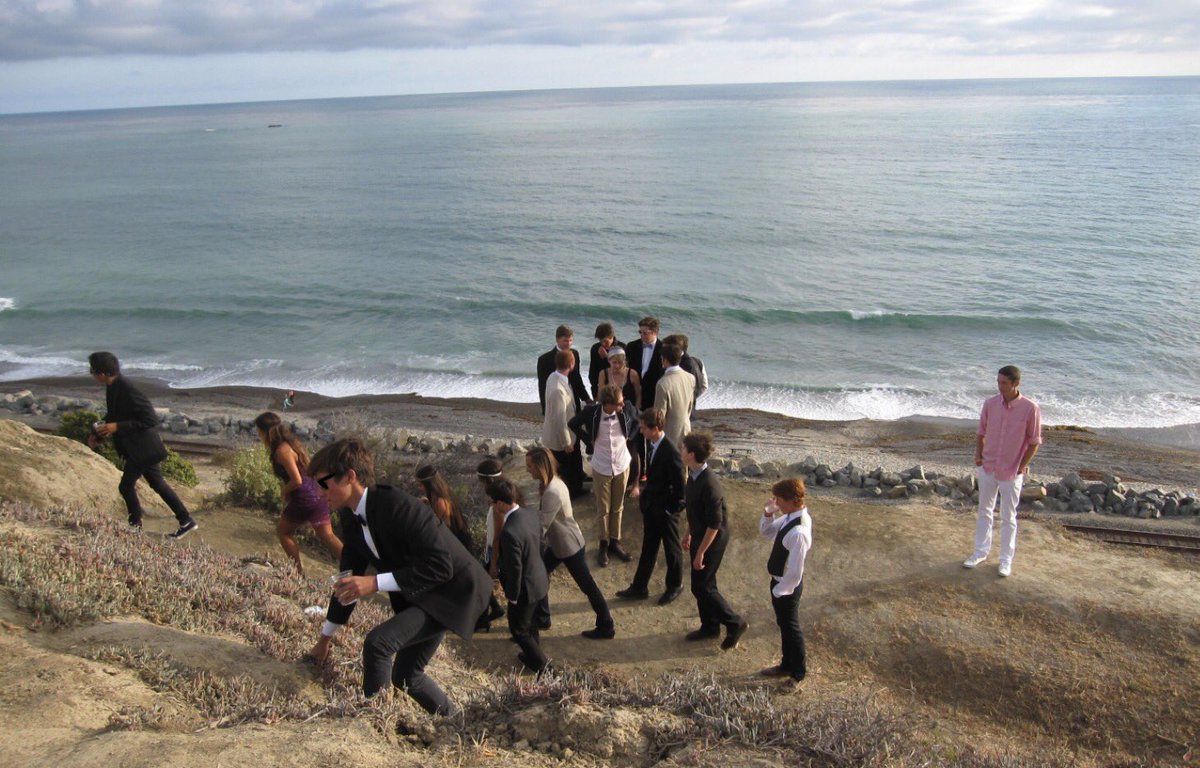 SaveSCBluff's tweet image. For over 50 years, the people of San Clemente have enjoyed this space with proposals, proms, pets, and picnics. Protect the bluff! #sanclemente #savescbluff #OrangeCounty