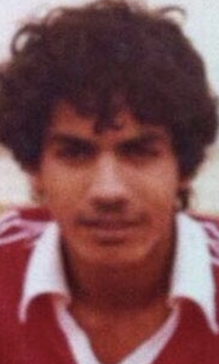 Khaledaladwani_'s tweet photo. حمد شامخ احد فرسان الفريق الفائز بكاس الامير بعد ان شغل مركز الدفاع  وكان لاعباً منذ مرحلة الاشبال  حتى وصل الفريق الاول وشغل قبل سنوات قليلة منصب نائب رئيس النادي بعد انتخابه... حافظك الله ابو مشعل https://t.co/pMkUnyCL0d