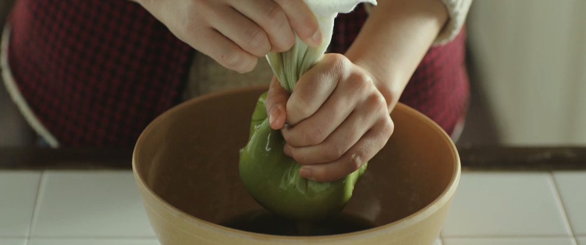 Kim Tae-ri cooking good food like a Studio Ghibli character in Little Forest (2018)   #리틀포레스트  #김태리.