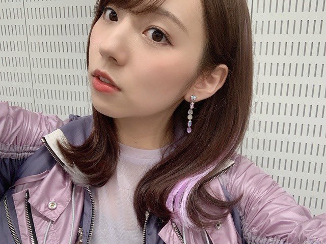 ndYozakura's tweet photo. 先輩の新内さんの上から目線｢もう仕事遅いよ」と小馬鹿にして言ってきます。そもそもは眞衣さんが押し付けてきたんですけどなんて内心イラッとしつつ黙々と作業を重ねていると｢助けてあげよっか」耳元で、お願いします僕が言うと｢もっと可愛く言って欲しいなぁ」パワハラやめてもらっていいですか？ https://t.co/RgE9EEqJgS