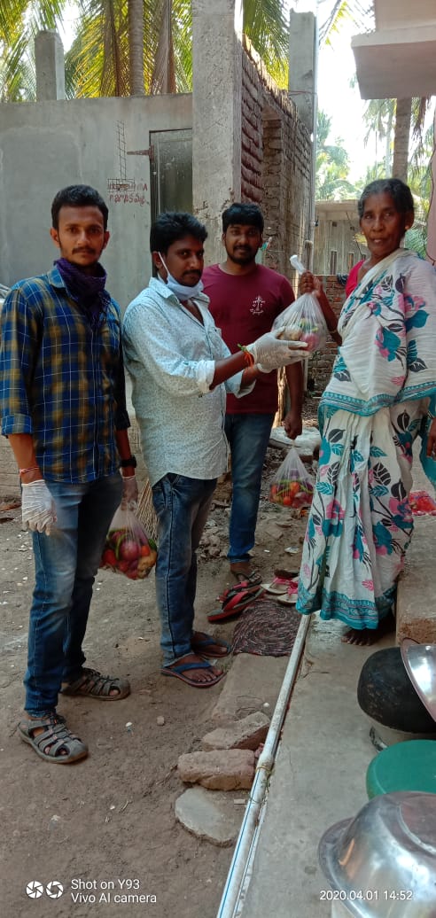 Vegetables distribution to the entire village by Janasainiks  #HBDPawanKalyan  #JanaSevaByJanaSena