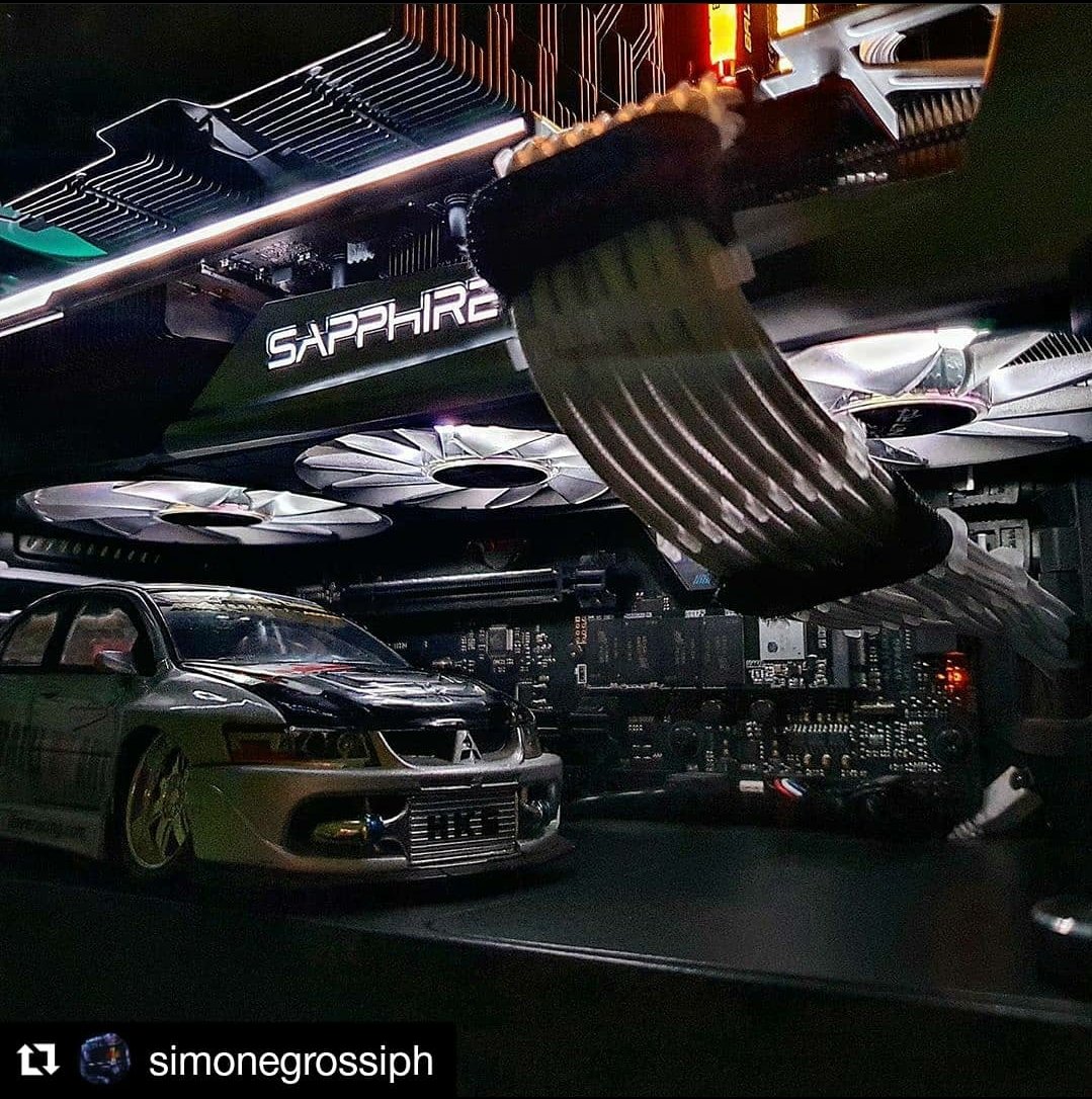 SapphireTech's tweet photo. A little fun with our SAPPHIRE NITRO+ RX 5700 XT Special Edition

📸: @simonegrossiph

.

.

#SAPPHIRE #NITRO #RX5700XT #gamingsetup #PCsystem #PCrig #custombuild #graphicscard #GPU #SAPPHIREnation #SAPPHIRETech #AMD #Radeon #Navi #hardware #PCgaming #gaming #NITROcharged #RGB https://t.co/HvPoKQLJ63