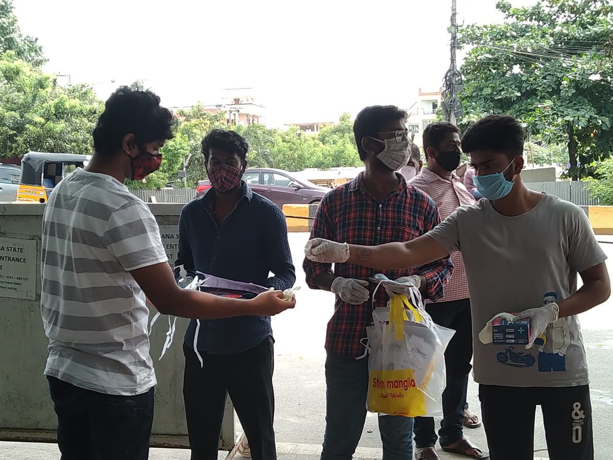 VenkatBalmoor's tweet photo. Hyderabad district @nsui team distributed Masks, Gloves &amp; Sanitizers at the JEE Examination Centres to the students attending the exam. @guptar @Neerajkundan @RahulGandhi @UttamTPCC @TSNSUI https://t.co/GT9wmDBm7V