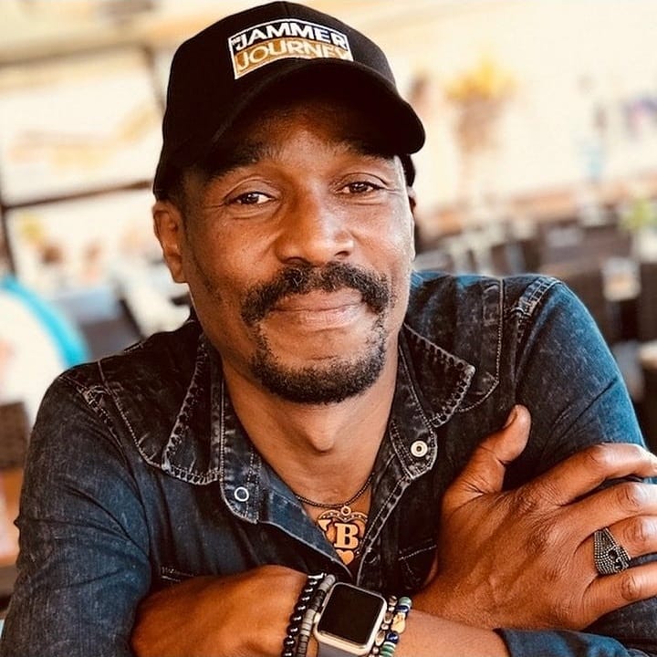 elijah_phahlane's tweet image. Thanks to everyone who has shown their love for the grootman 🙏🏿🕯️🕊  #RIPBobMabena #TheJammer