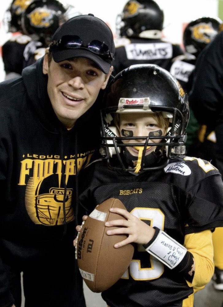 Excited to join my brother and the rest of the #BOMB at <a href="/UABearsFootball/">University of Alberta Football</a>. Thank you @UACoachMorris, I am 100% Committed! Thank you <a href="/SalCompFootball/">Sal Comp Football</a>, <a href="/SherwoodParkRam/">Sherwood Park Rams</a> &amp; <a href="/LDMFA/">Leduc Minor Football</a> teammates and coaches for helping me to this day!
<a href="/chatfootball/">CanadaFootballChat</a> <a href="/ShPk_News/">Sherwood Park News</a> <a href="/realshanejones/">Shane Jones</a> <a href="/USPORTS_FB/">U SPORTS Football</a>