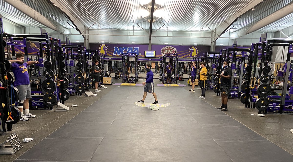 HardBallCoach34's tweet photo. #ChopWoodCarryWater #SocialDistanceTraining #WhateverItTakes #WingsUp https://t.co/Dle19zpRC3