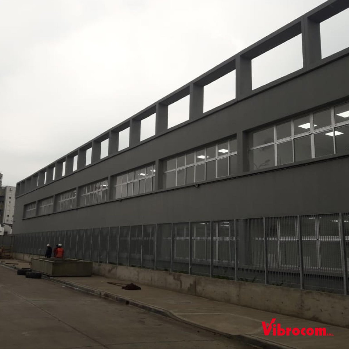 Vibrocomsrl's tweet photo. Marcos premoldeados para Escuela Piedrabuena
Seguimos avanzando en el montaje del remate del edificio
✅ Montaje dentro de la obra
📲 Consultá por tu proyecto a través de WhatsApp o llamanos al 11 5894 1761
🌐 https://t.co/0tHsDXaTkr

#SomosVibrocom #Construcción #Arquitectura https://t.co/B9stR80toC