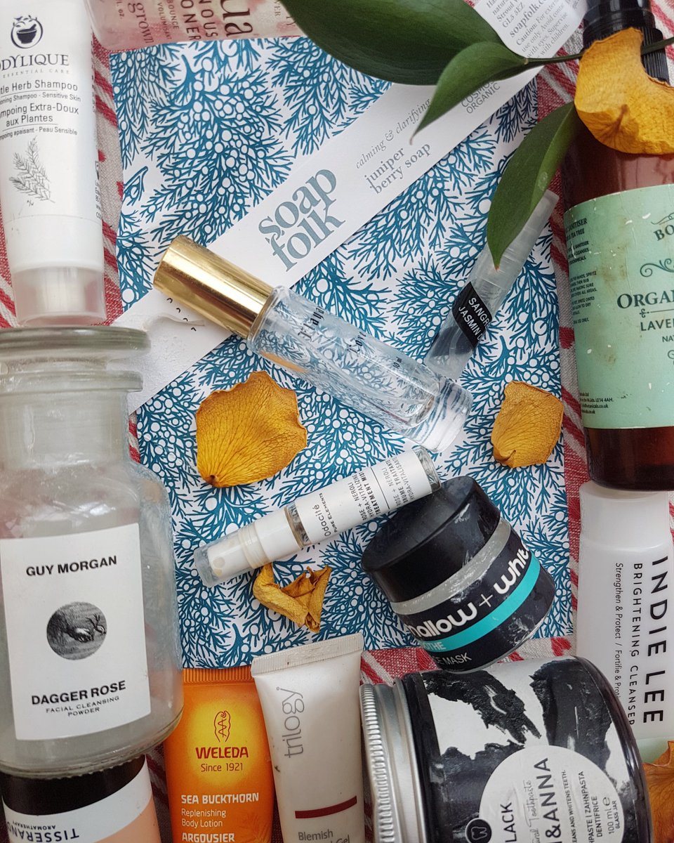 the_eco_Logical's tweet image. NEW: end of summer green beauty + wellbeing #empties are now up! discover how I ended the summer, from shampoos to glosses 💚 theecological.co.uk/2020/09/green-…

#greenbeauty #vegan #organic #OrganicSeptember #cleanbeauty #naturalbeauty #skincare #makeup #summer #byeAugust #ethical