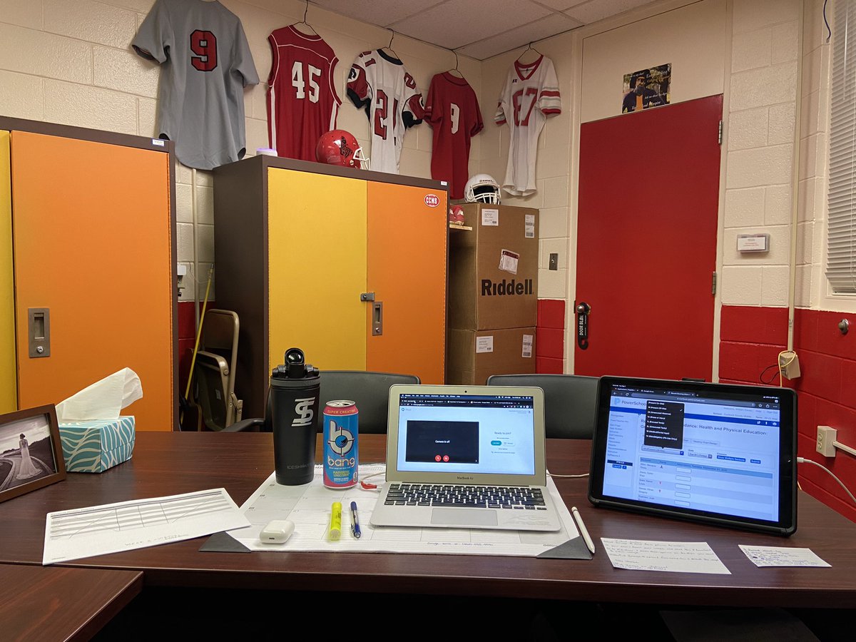 CoachEavesCCMS's tweet photo. Virtual Classroom up and ready for another day! 🤪 https://t.co/yaRJSwymot