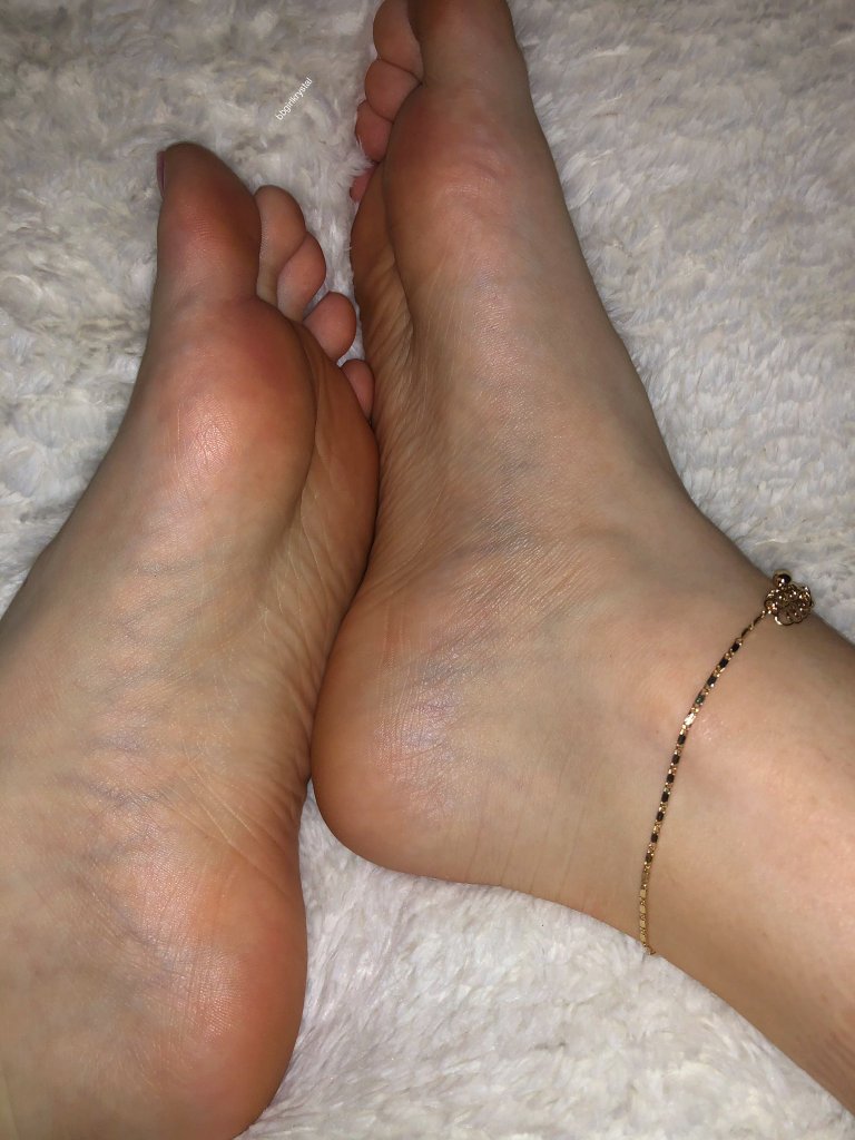 dave feet_shoutout🔥👀 tweet media