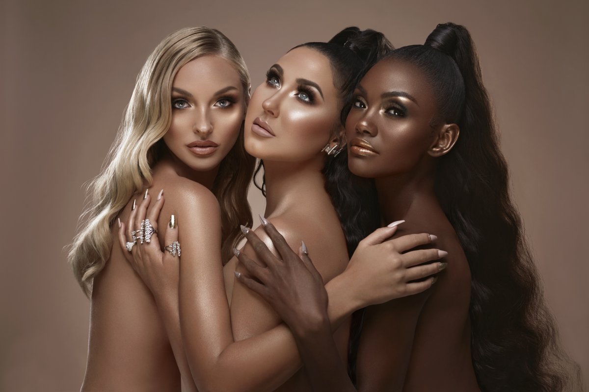 jaclyncosmetics's tweet photo. We are glowing from all of the love we’ve received from the highlighter collection. Thank you so much for all of your support. We are working hard on exciting new launches, so stay tuned for what’s to come! 😘❤️ #Jaclyn https://t.co/JRNmXgtgcH