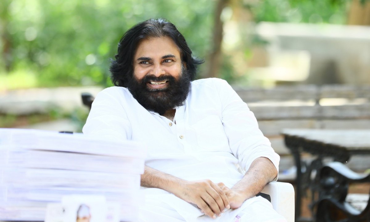 PawanKa92586096's tweet photo. #HBDPawanKalyan
Count entha anna @TrendPSPK 
@PawanKalyan https://t.co/0RCtifXWUT