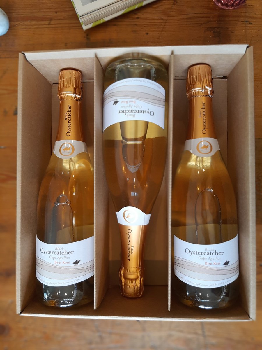 MarykeRoberts's tweet image. On the menu to celebrate #SpringDay2020 and #CapClassiqueDay and the beauty of our country, is bubbles from @BOC_Wines #agulhaswinetriangle #wineforexplorers #extremevineyards #ancientsoils #southernmostpoint