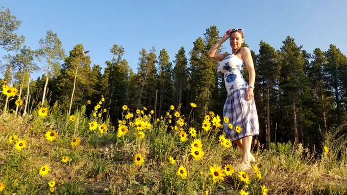 There is a hummer above the Black Eyed Susan's. Can you see it? https://t.co/46ea2H3Med<a href="/tag/savelives"class="tags"><span>#savelives</span></a><a href="/tag/staysafe"class="tags"><span>#staysafe</span></a><a href="/tag/imback"class="tags"><span>#imback</span></a><a href="/tag/stayhome"class="tags"><span>#stayhome</span></a>