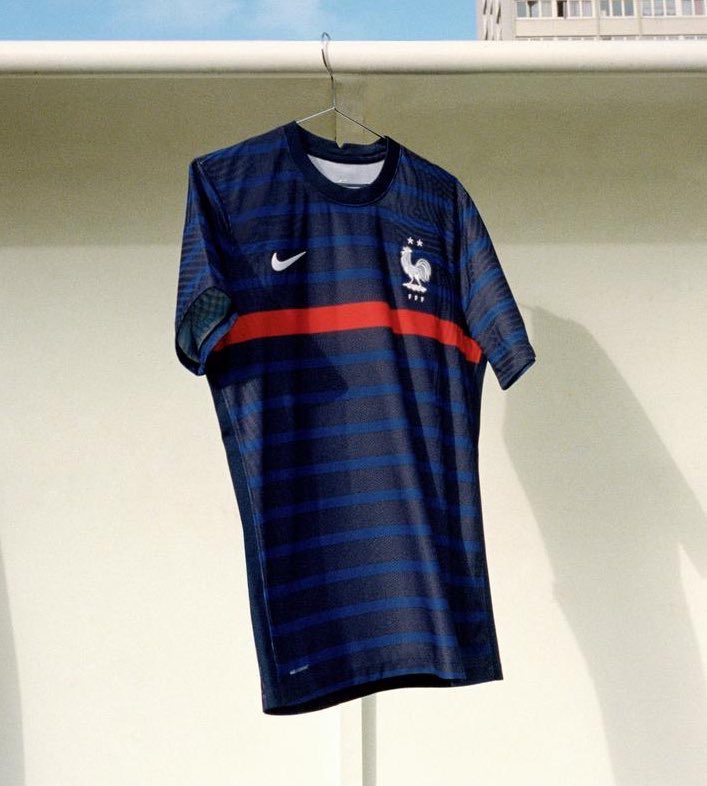 BalonesyRedesMX's tweet photo. El nuevo jersey de la selección francesa ¿Qué les parece? #Francia https://t.co/UYUvoEYaUK