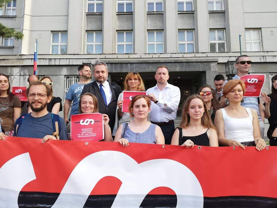 OndroDostal's tweet photo. Ako povedal Václav Havel, "naděje není to přesvědčení, že něco dobře dopadne, ale jistota, že má něco smysl - bez ohledu na to, jak to dopadne." 
Ale keď to občas aj dobre dopadne, ako napríklad dnes v Štrasburgu, tiež to má čosi do seba. 
#Moldava2013 https://t.co/dLjyTUyb1s