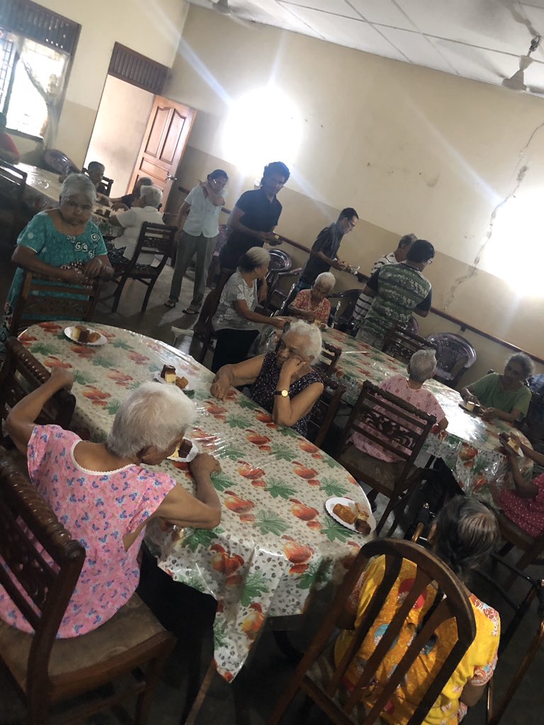 I got free cake from  #WasanaBakers then I bought tea, milk powder, sugar, cookies and fish/egg rolls they older citizens at the Salvation Army Elders Home were really happy and I felt great! Here are some photos: