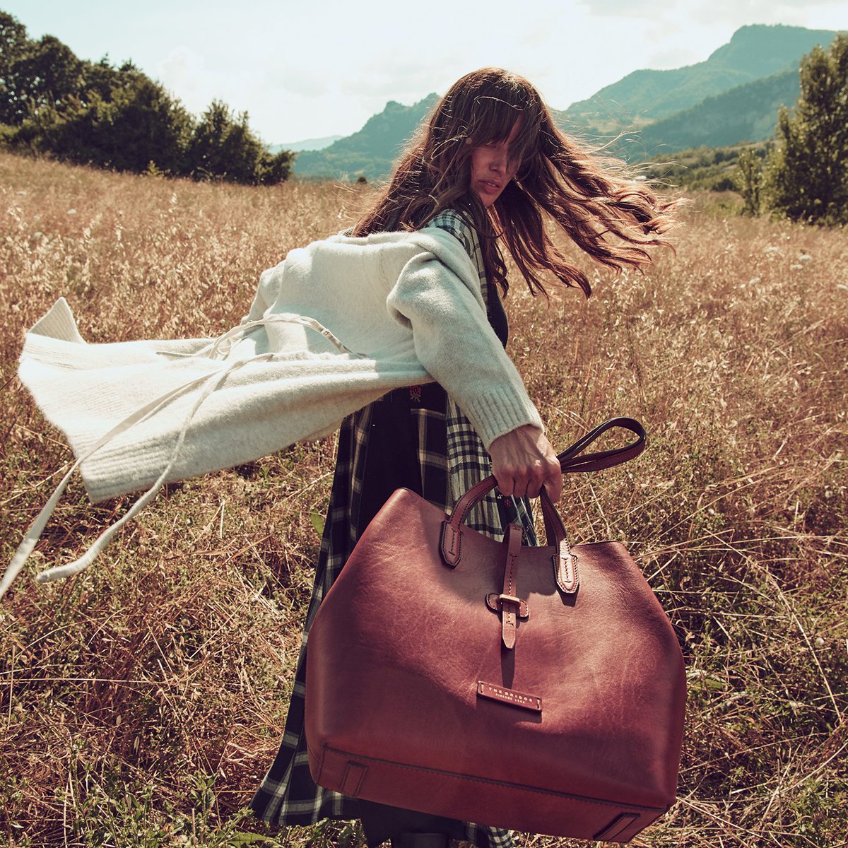 Run towards the sun. Enjoy the last of summer.  
Photographer @roccobizzarri

#thebridgeitaly #thebridgefw20 #madeinitaly