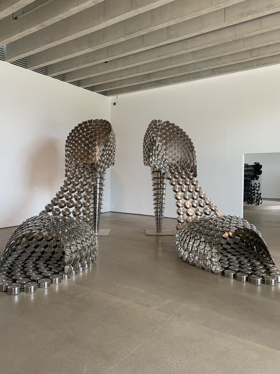 pollypk150's tweet photo. @YSPsculpture Joana Vasconcelos follows a long line of artists in making the ordinary extraordinary through scale or use of everyday objects to create a new meaning. Enjoy the spectacle in a rural setting https://t.co/1atnMh02k9