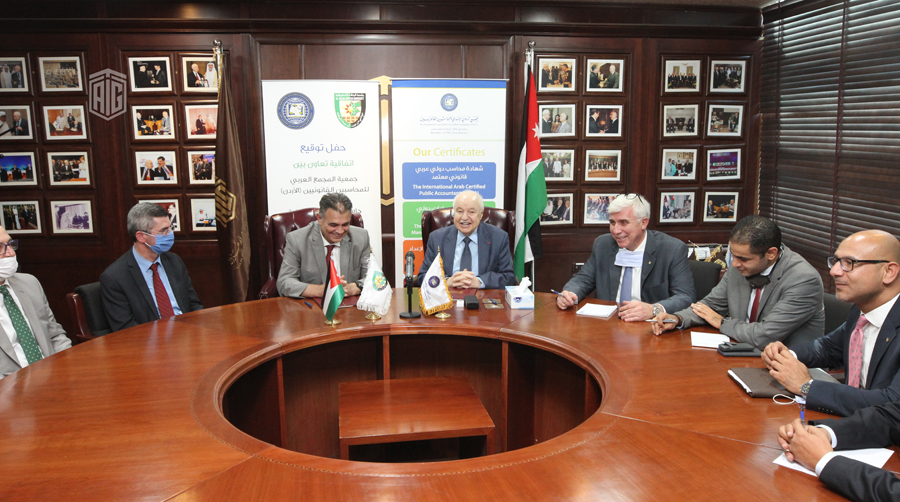 أبوغزاله والزعبي يوقعان اتفاقية تعاون لتوفير برامج تأهيلية وتطبيقية وتدريبية

عمان – وقعت جمعية المجمع العربي للمحاسبين القانونيين مع جامعة البلقاء التطبيقية اتفاقيـة تعاون في مجال خدمات التدريب والشهادات المهنية المتخصصة.

للإطلاع على الخبر بالكامل:
iascasociety.org/News/key_news/…