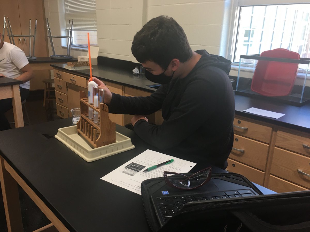 BergstromBio's tweet photo. Tiger Biology—masked scientists at work. ⁦@FCHSTigers⁩ https://t.co/XObgW3o4Al