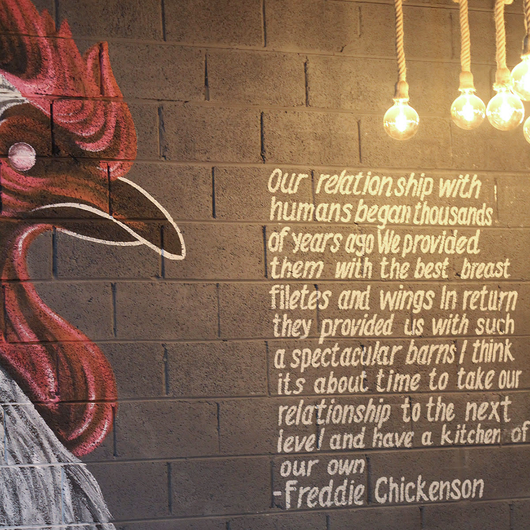 تعرفون مين بالصورة 😎🖤 ؟
Guess who is it😎🖤 ?

#riyadh #ksa #burger #black_barn #الرياض  #بلاك_بارن