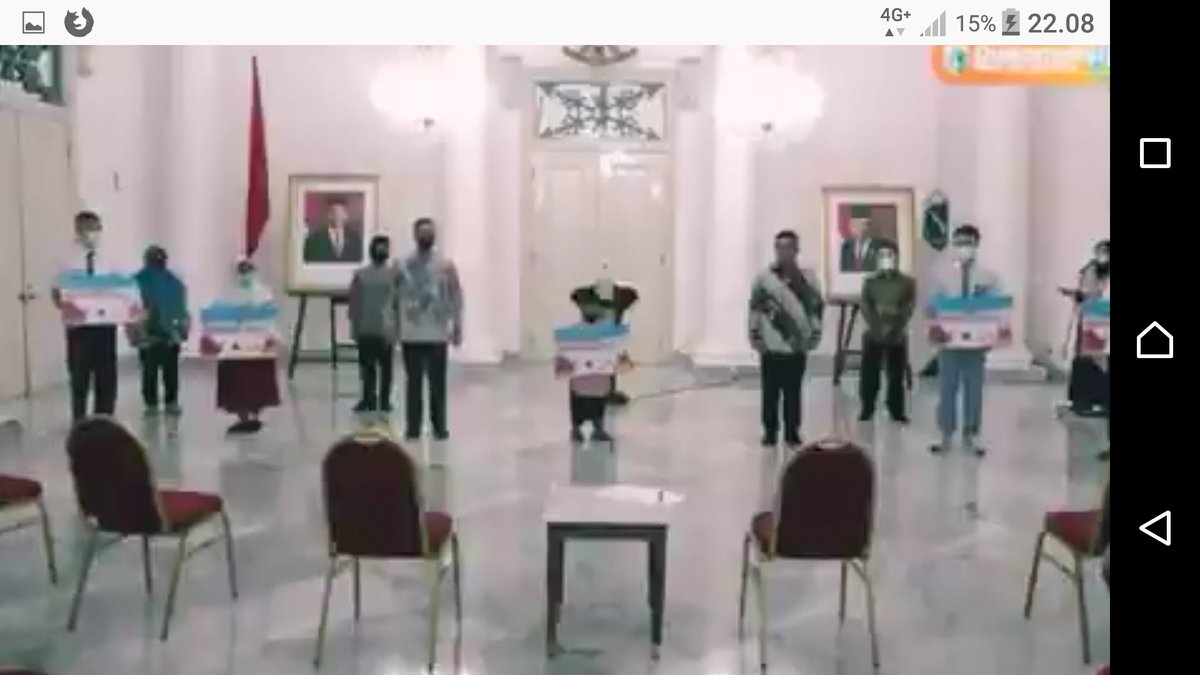 wes_wel's tweet photo. @M_Asmara1701 @ices_tea @DKIJakarta @aniesbaswedan @BangAriza yg paling belakang cuma bisa ngliatin... kasihan https://t.co/WgbI1QXx7N