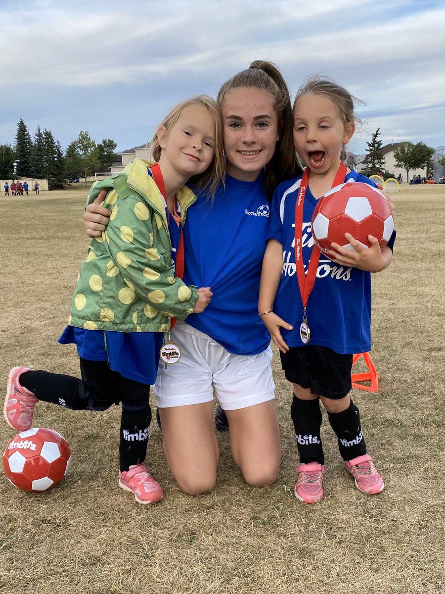 izzy_monck's tweet image. Awesome experience this summer coaching some great lil’ players!! ⚽️ Hope to see these kiddos again soon!!  Is a coaches heart supposed to melt🤗? @SoccerTechYYC @SoccerTechCa #NorthernHills