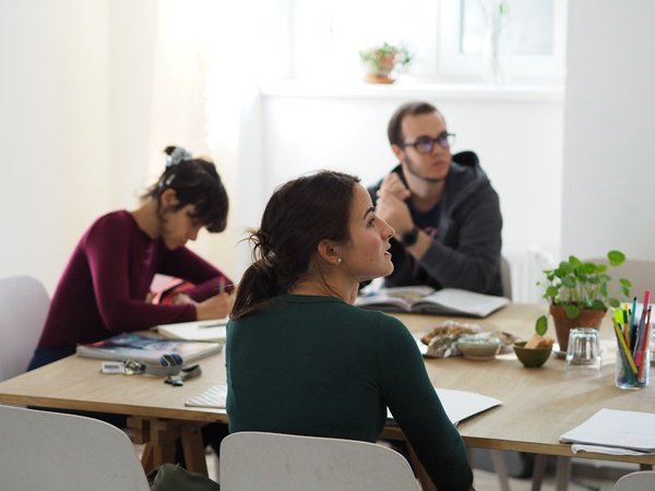 transmitterbln's tweet image. One more place available in our A2.2 weekend course! Sign up now if you want to study with Tamara! &amp;lt;3 
#weekendcourse #daf #daz #learngerman #germancourse #germancoursesinberlin #kreuzberg #a22 #germanschool