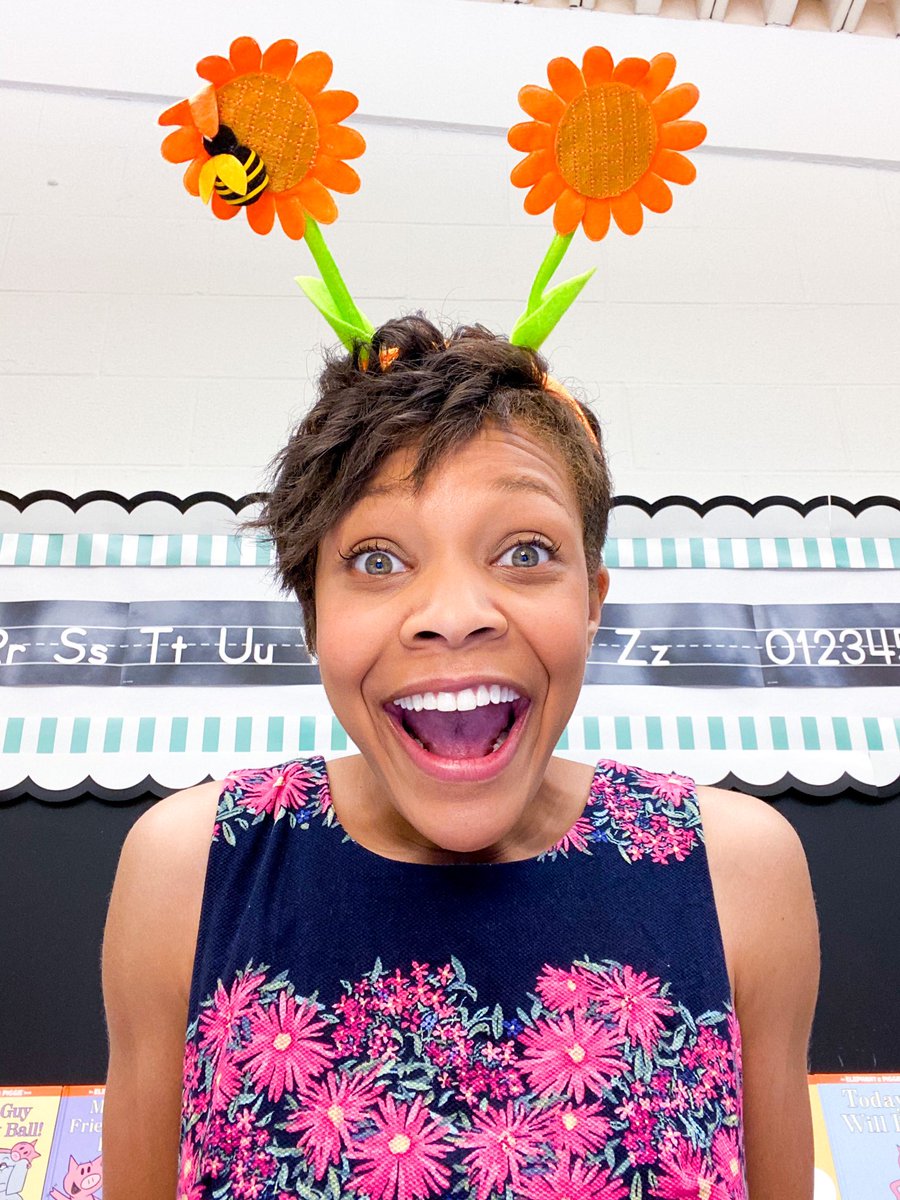 meggmoldsminds's tweet photo. So excited to continue seeing my new first graders BLOOM as we continue to GROW together! Seeing their smiling faces definitely SPROUTS joy in my heart! 💕 #BackToSchool #FirstGrade #GrowingTogether #iLoveMyJob #ItsWorthIt https://t.co/Qlm2nHfjRv