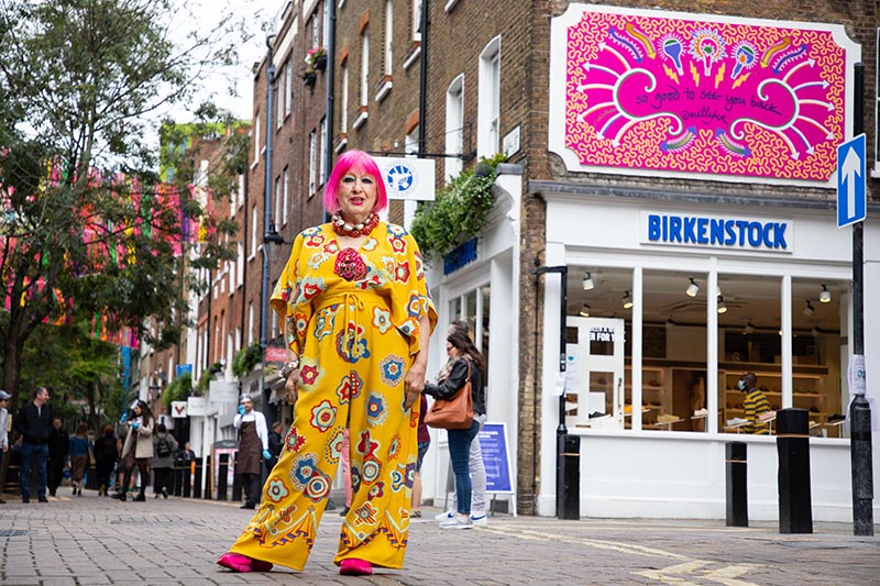 TheIndustry.fashion & TheIndustry.beauty (@theindustryfash) on Twitter photo British fashion design legend <a href="/Zandra_Rhodes/">Dame Zandra Rhodes</a> has been commissioned by <a href="/7DialsLondon/">Seven Dials</a> to create some unique and vibrant installations to welcome back post-lockdown shoppers to the neighbourhood where her career began.
#fashiondesign #zandrarhodes
ow.ly/LToQ50BeQ5B British fashion design legend <a href="/Zandra_Rhodes/">Dame Zandra Rhodes</a> has been commissioned by <a href="/7DialsLondon/">Seven Dials</a> to create some unique and vibrant installations to welcome back post-lockdown shoppers to the neighbourhood where her career began.
#fashiondesign #zandrarhodes
ow.ly/LToQ50BeQ5B