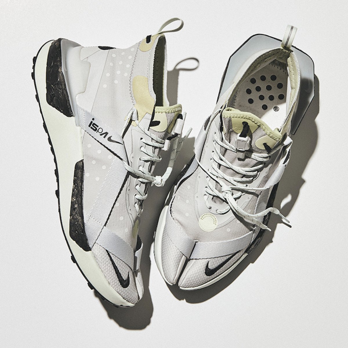 Mecánica táctica pala sivasdescalzo on Twitter: "Taking inspiration from the Tabi shoe, the Nike  ISPA Drifter was made to feel secure when you're on the move. It arrives  with a split toe, deconstructed upper and