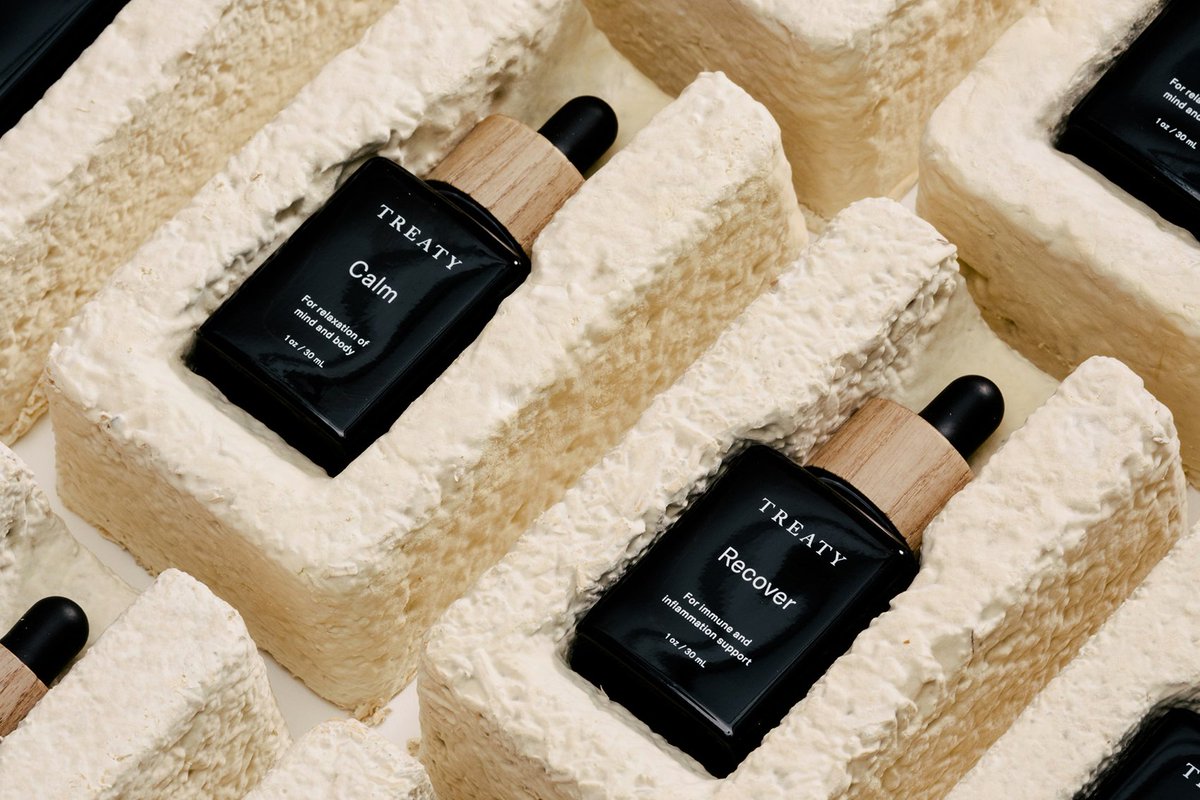 mohawkpaper's tweet image. Designing Sustainably to Create Responsibly: Thoughtful, clever, and sustainable solutions for responsibly made, green print and packaging design. bit.ly/3579ZwT

#MohawkPaper #AlbumCover #Sustainable #SustainableDesign #RecycledPaper #Recycle #AvettBrothers #Design