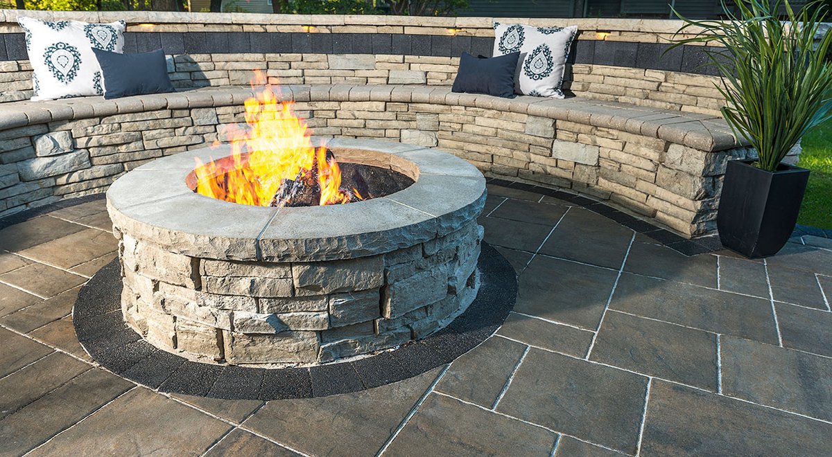 Prime time fire pit season is quickly approaching. Call us so you can enjoy your autumn evenings around your own fire pit! 🔥
#landscaperemodel
#autumn
#firepit
#smores