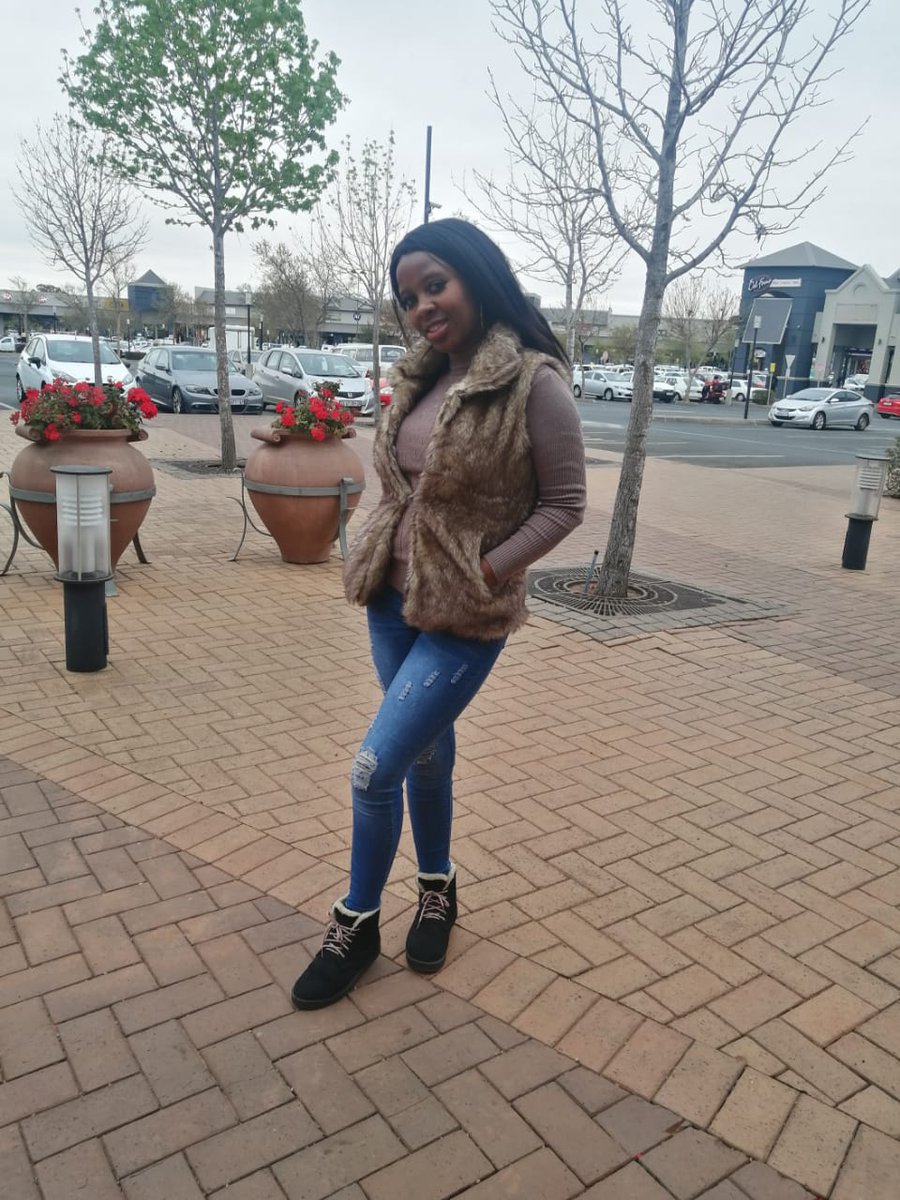 Kealeboga_M_'s tweet image. Dikgakologo
Nimbostratus Cloudy n cold one.#SpringDay2020